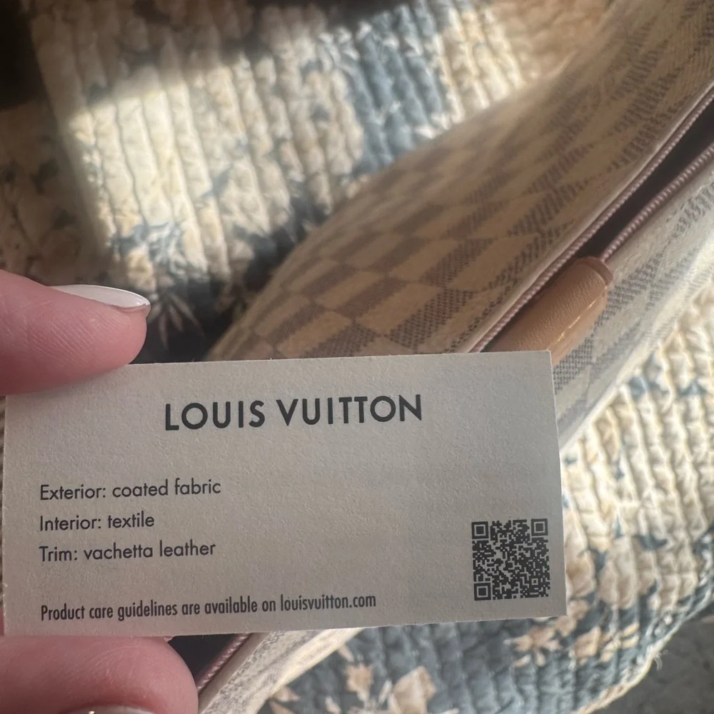 Louis Vuitton Damier Azur Shoulder Bag in White and Light Blue - Picture 11 of 11